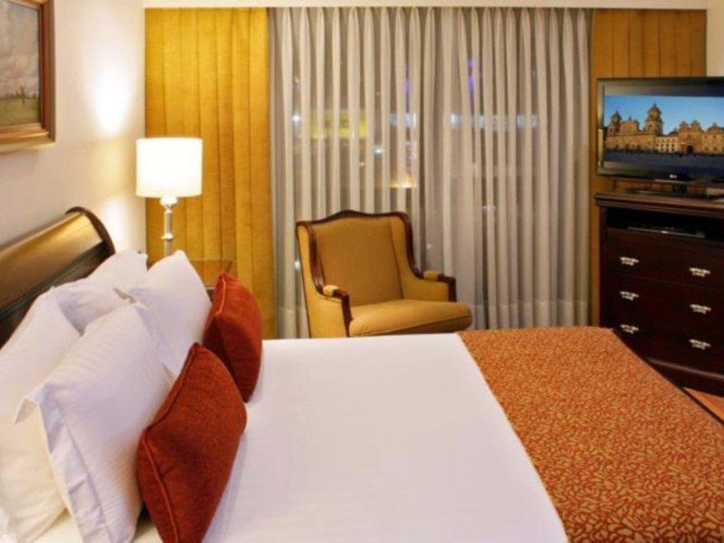 ホテル エステラル ラ フォンタナ ボゴタ エクステリア 写真 A bedroom at the Taj Mahal Palace